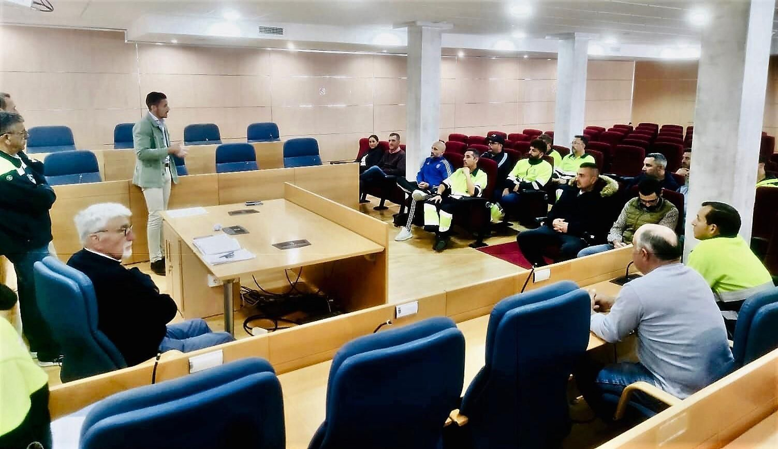 Recepción de los diecisiete trabajadores interinos