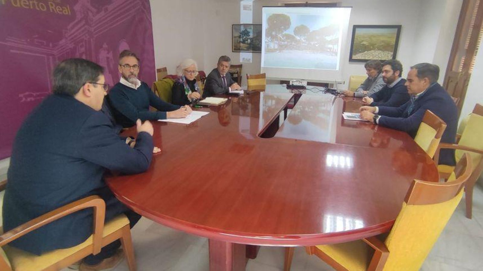 La empresa presenta el proyecto al Ayuntamiento