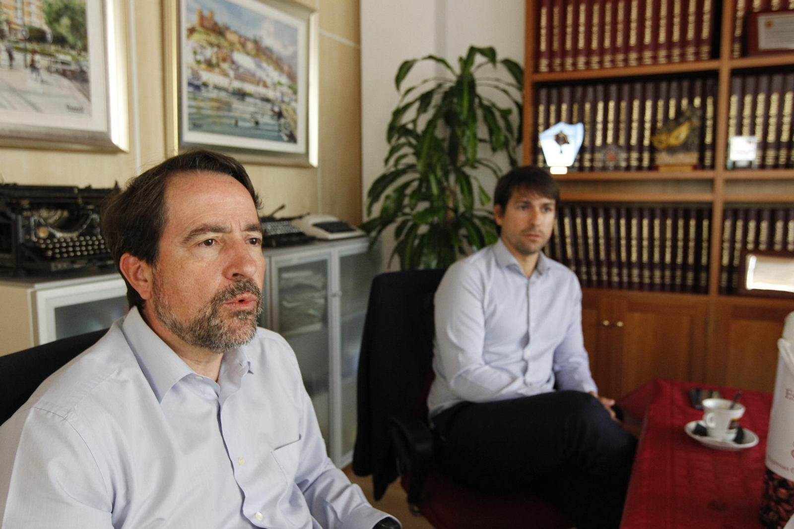 Luis Carlos Martínez, director general de Comunicación de Ence, y Rubén Hornero, Agricultural Biomass Manager; en Diario de Almería.