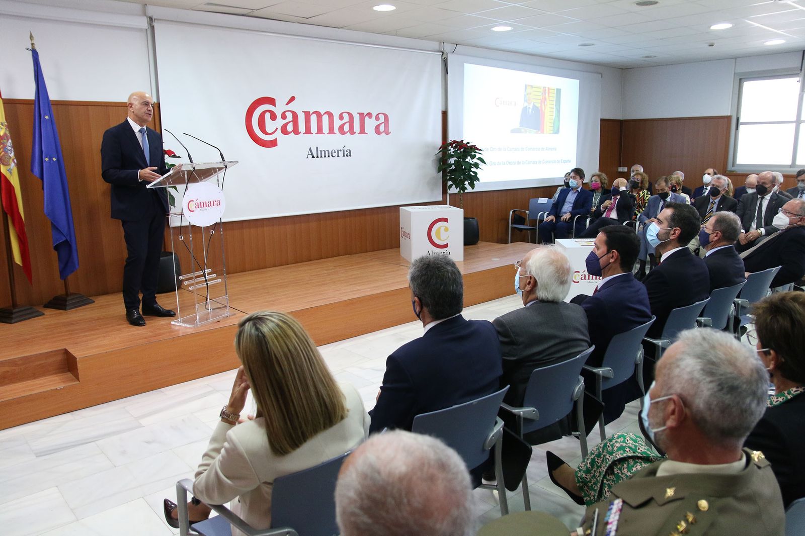 Fotogalería de la Medalla de Oro al Mérito Cameral a D. Diego Martínez Cano