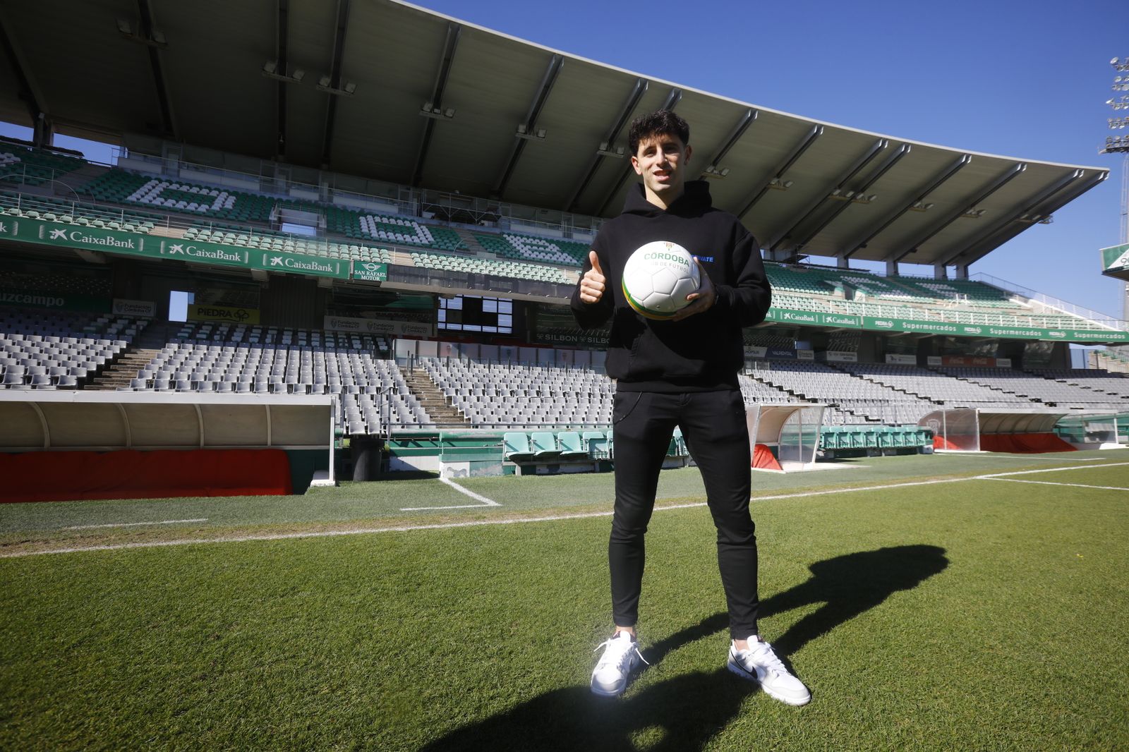 La presentación de Marco Camus en el Córdoba CF, en imágenes