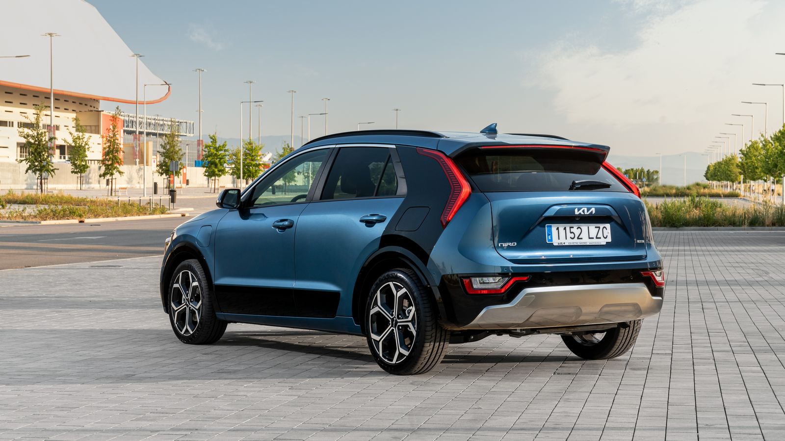 La pieza de plástico que cubre el pilar C no sólo es decorativa en tanto que puede elegirse un color en contraste con la carrocería -o no-, sino que también tiene una función aerodinámica.