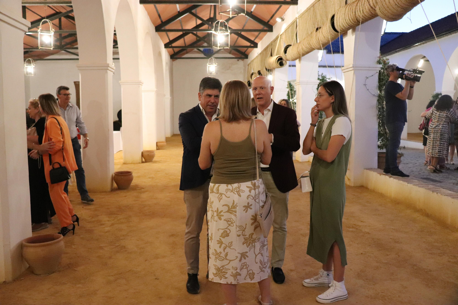 El homenaje a los "maestros con solera" de Montilla, en fotografías