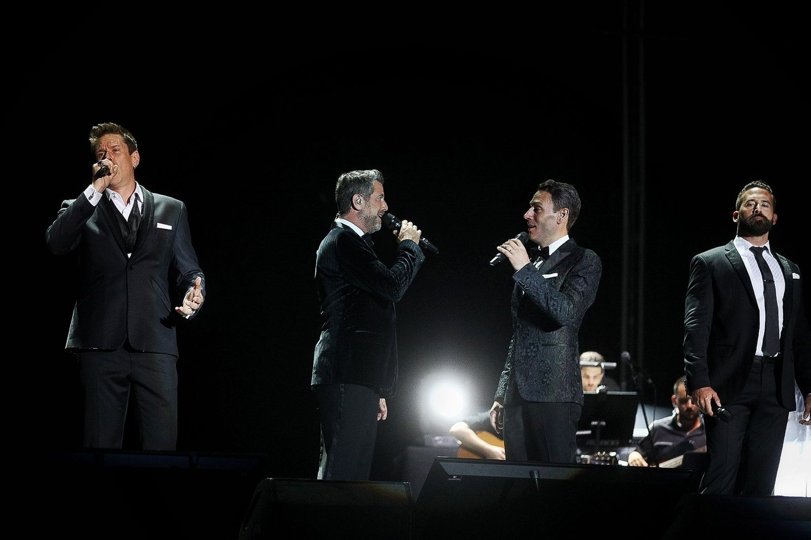Búscate entre las mejores imágenes del concierto de Il Divo en el Concert Music Festival de Chiclana