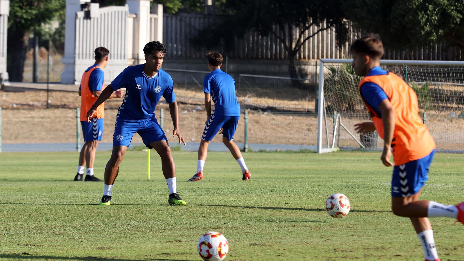 Las fotos del primer entrenamiento de la pretemporada 2025 del Xerez DFC