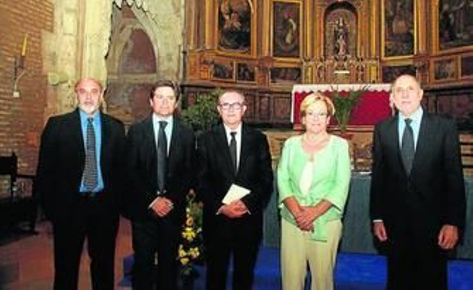 Antonio Ramírez Almanza, Juan Serrato, Francisco Ruiz Noguera, Petronila Guerrero y Juan José Oña, ayer en el convento de Santa Clara.