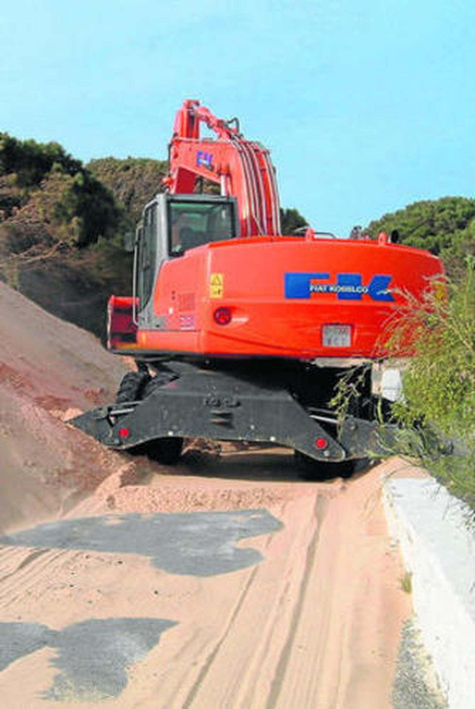 Piden que se evalúe la retirada de arena de la duna de Valdevaqueros