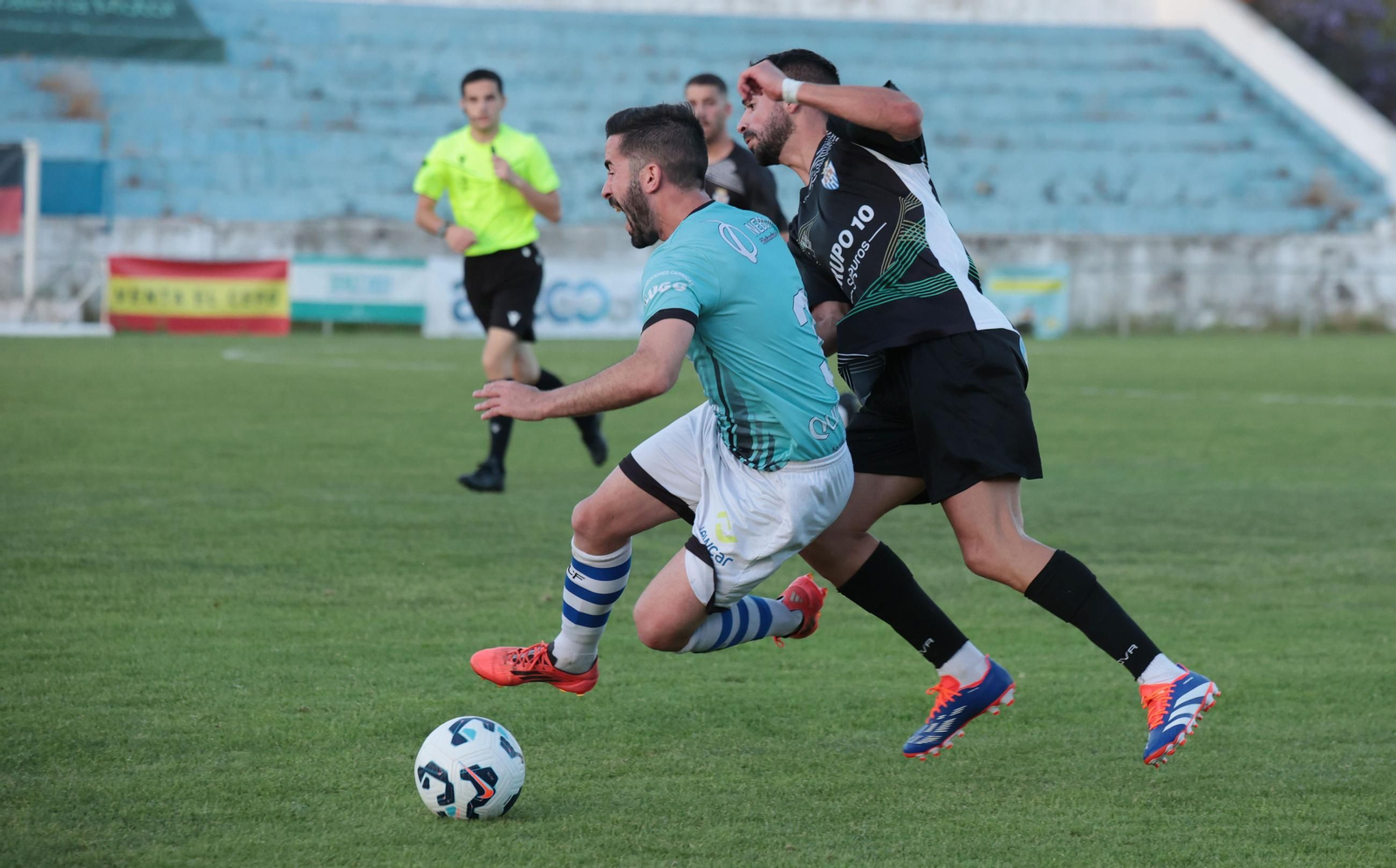 Imágenes del parido del Jerez Industrial - Arcos en el Pedro Garrido