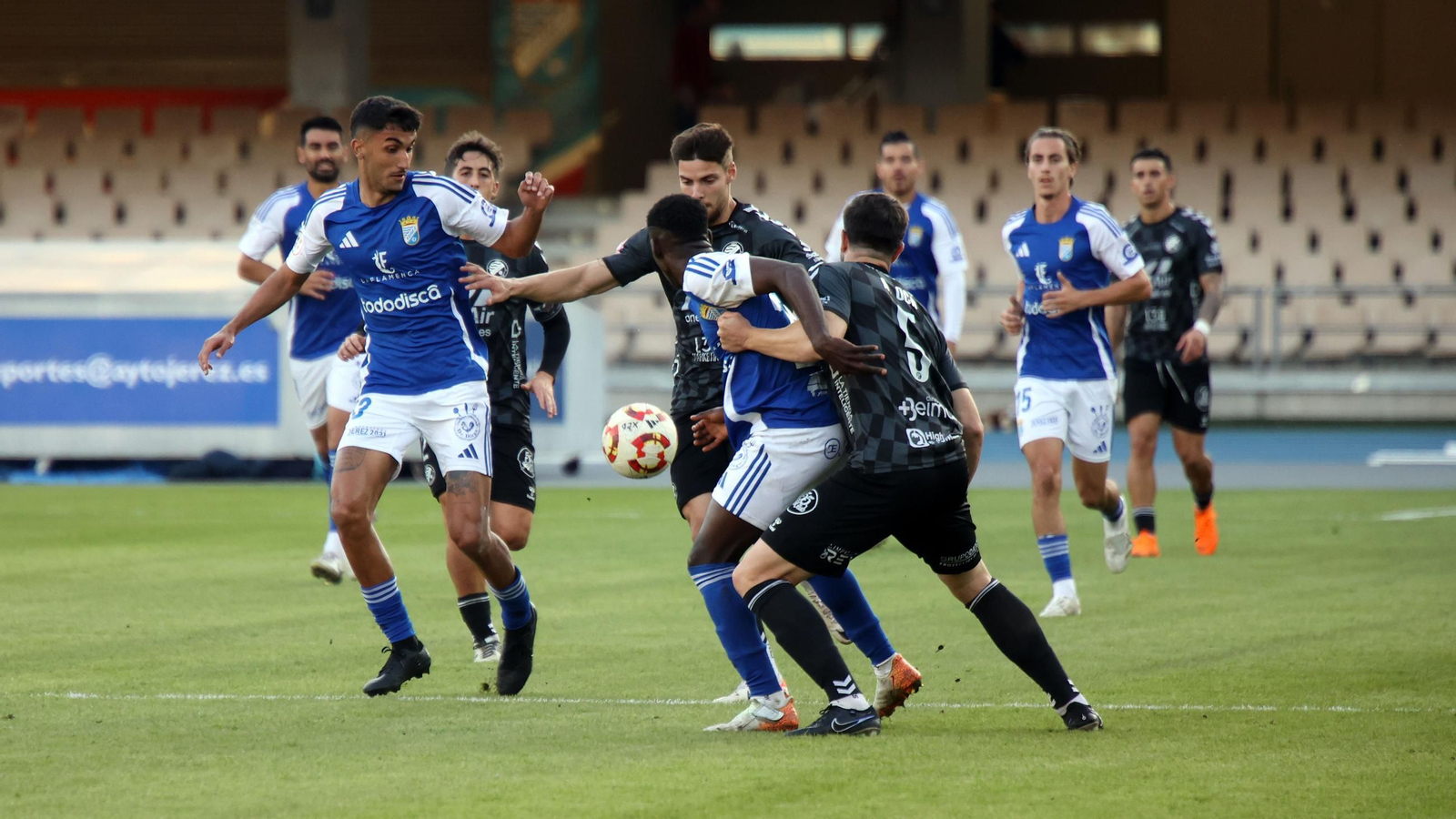 Imágenes del derbi entre Xerez CD y Xerez DFC en Chapín