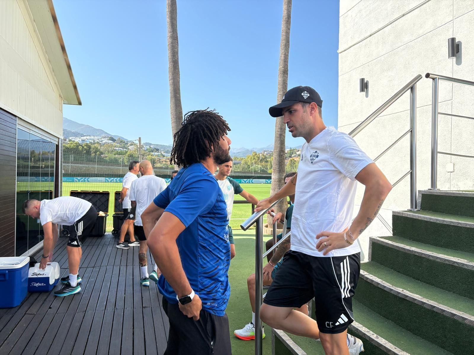 Cesc Fábregas y Fekir, entre los VIPS de Marbella antes del Málaga CF-Al-Wrakh