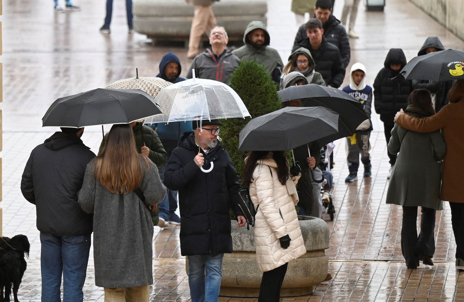 Turistas en el Puente Romano de Córdoba.