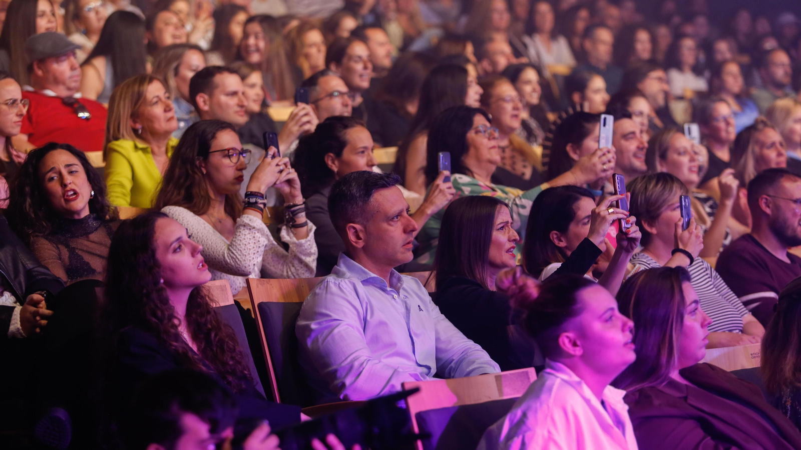 Fotos del concierto de Malú en La Línea