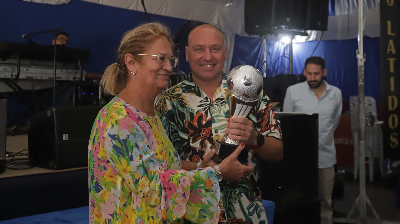 Fotos de la entrega de trofeos  de las competiciones de fútbol 7 para aficionados “Andrés Mateo” en Algeciras