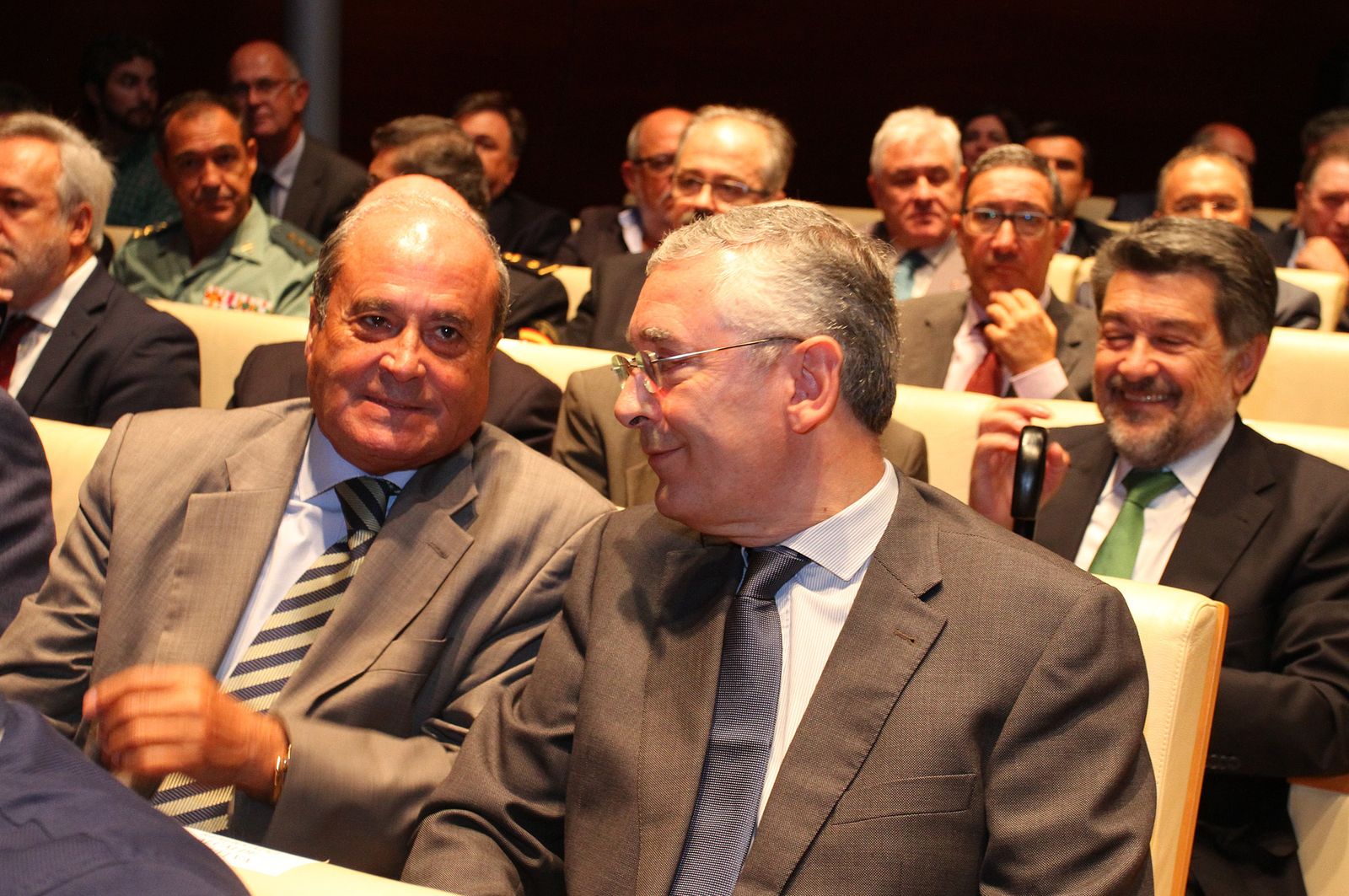 Imágenes de la toma de posesión del nuevo presidente del Puerto de Huelva, José Luis Ramos.