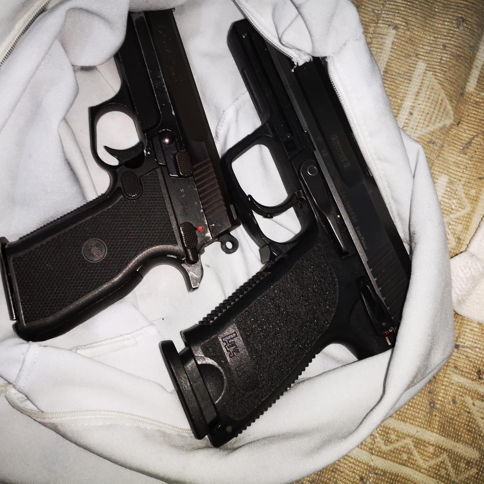 Dos de las armas incautadas por el Grupo de Atracos de la Policía Nacional de Málaga