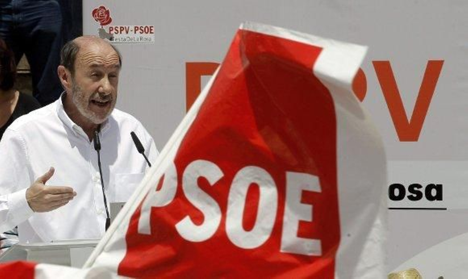 Rubalcaba avisa de que no pactará una reforma de las pensiones sin los sindicatos