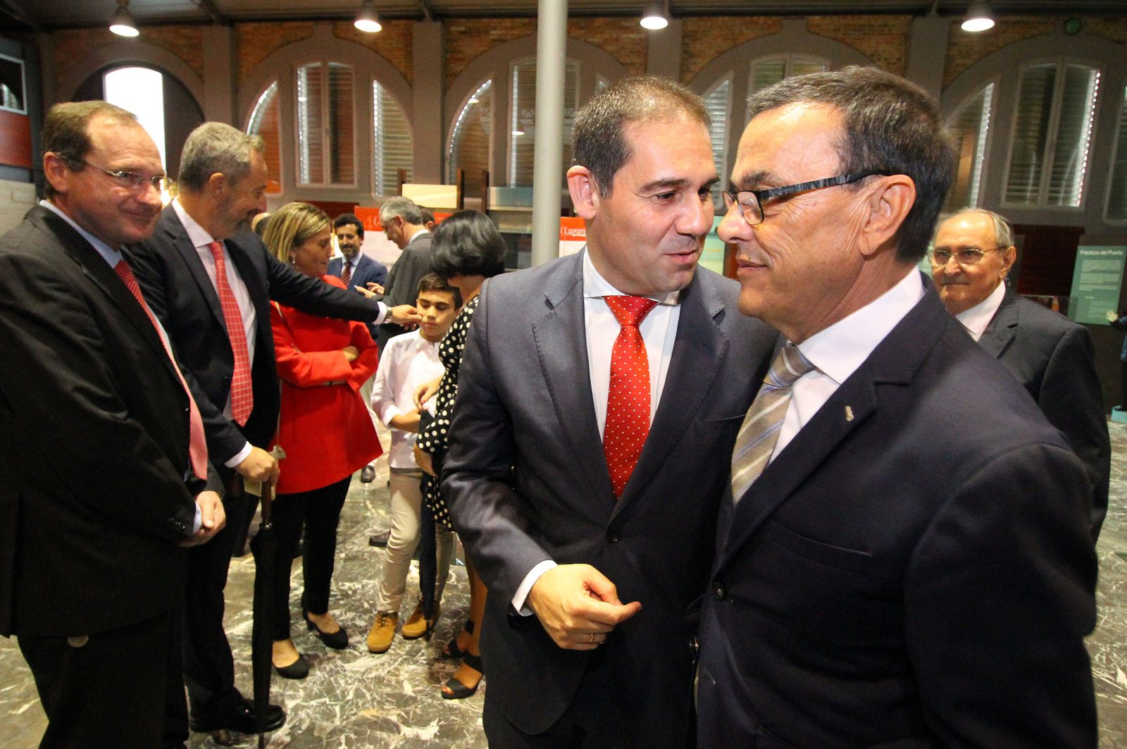 Imágenes de la toma de posesión del nuevo presidente del Puerto de Huelva, José Luis Ramos.