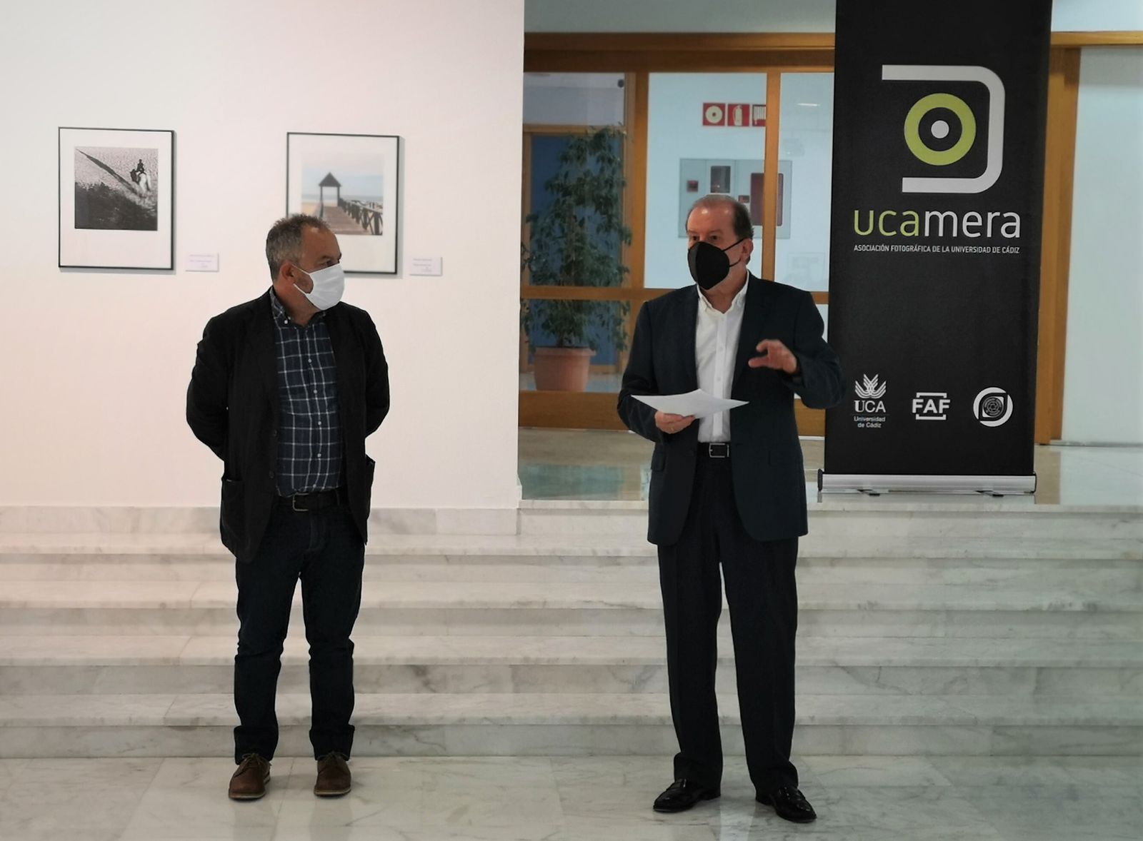 José María Pérez Monguió (d) y Daniel Gutiérrez Andrades, en la presentación de la Exposición.
