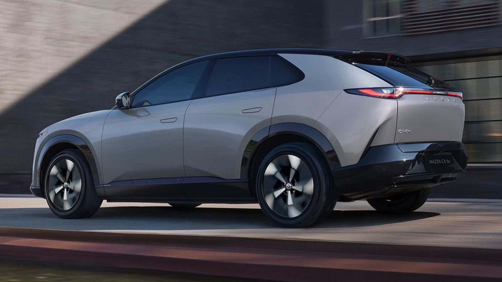 Exclusivamente dispondrá de un sistema de propulsión eléctrico, con un motor de 258 CV (190 kW) y una batería de 78 kWh con celdas que utilizan química LFP.