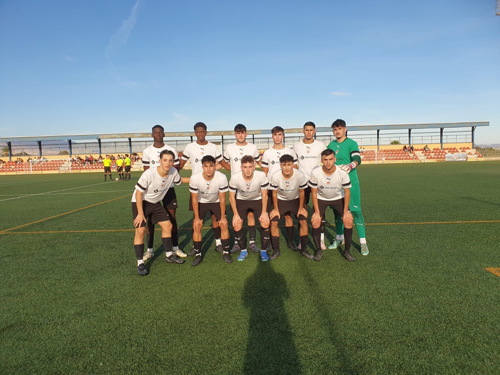 Once presentado por los de la barriada almeriense en su encuentro frente al Granada.