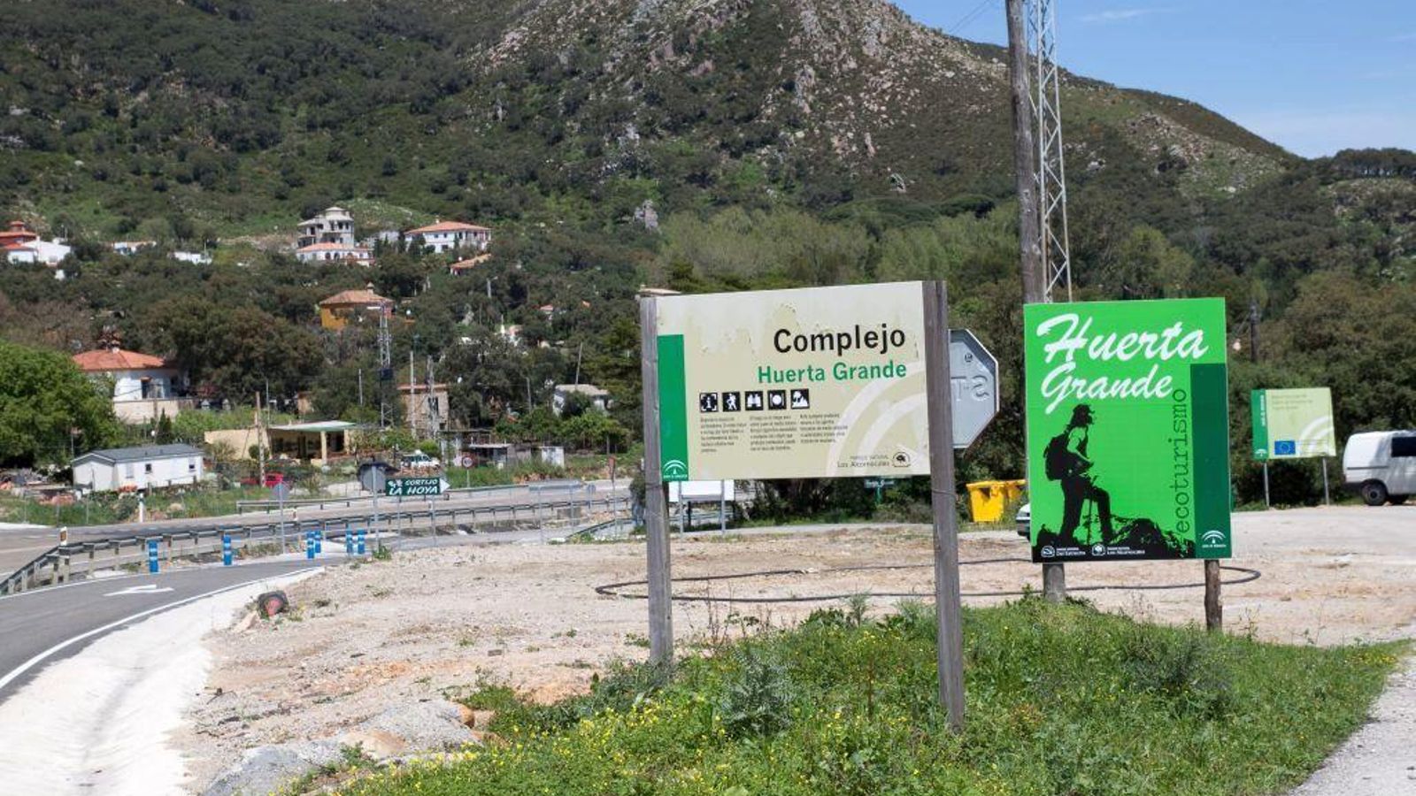 Inicio de la vía de servicio junto a la N-340