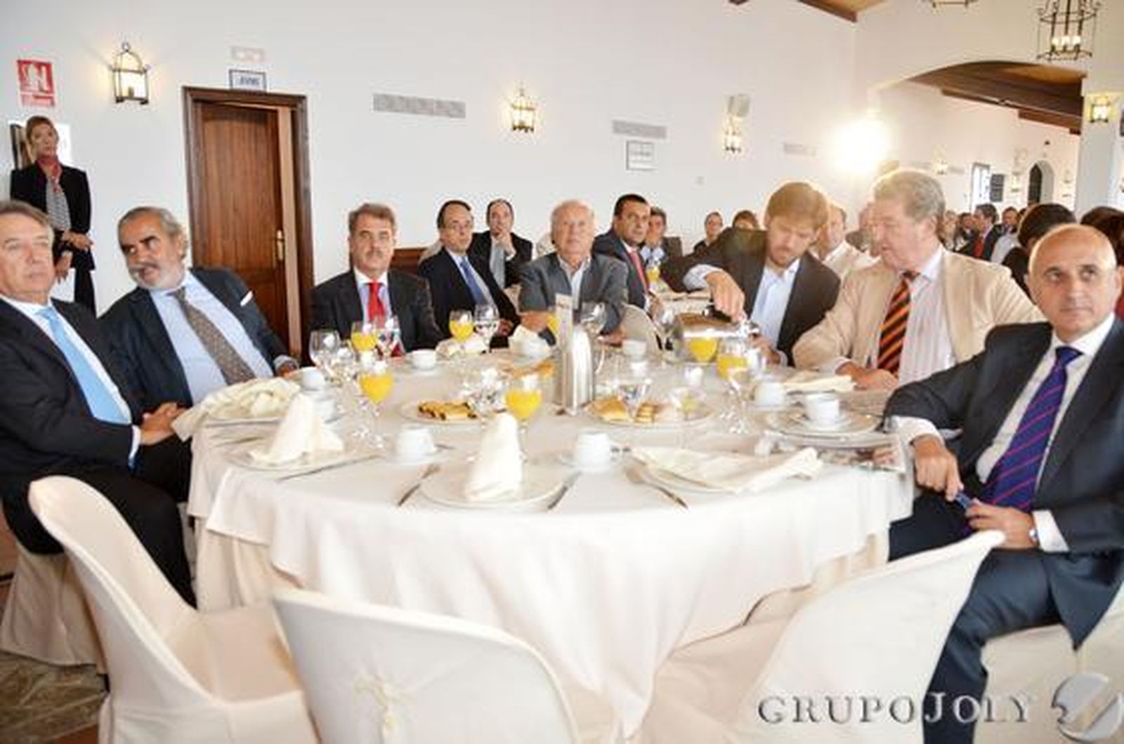 Javier Manrique, Evaristo Babé, José Atalaya, Juan García Jarana, Fernando Manrique, Leandro Revuelta y Francisco Romero.

Foto: Aranda / Pascual