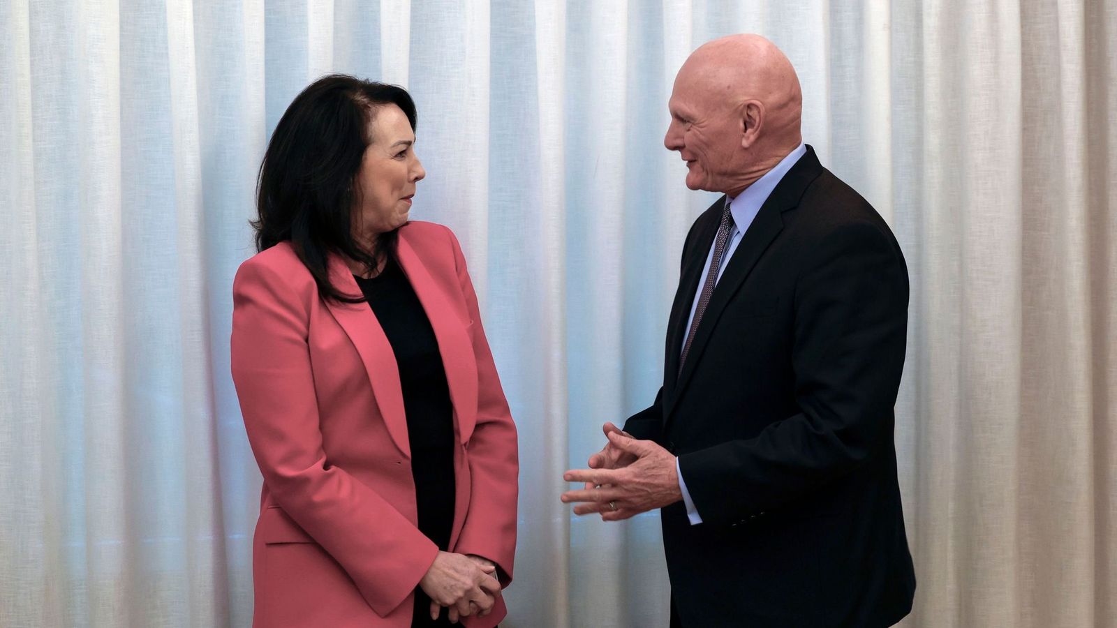 El consejero delegado de la GSMA, John Hoffman, y la directora de Marketing de la organización, Lara Dewar.