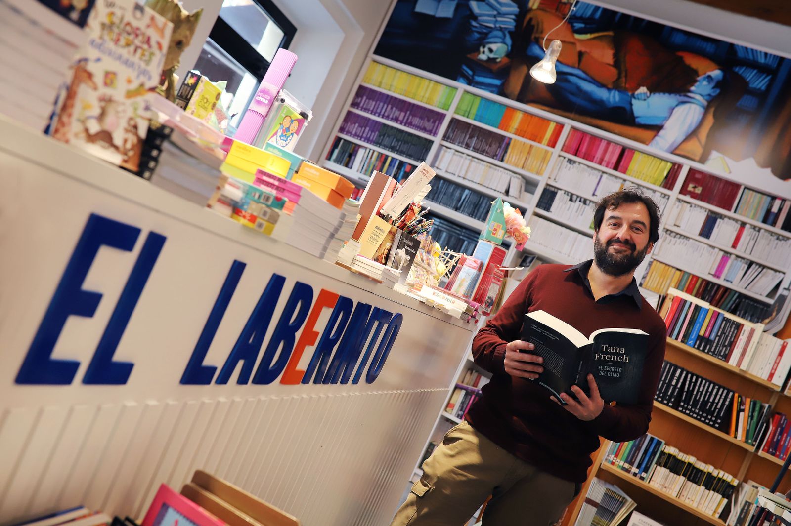 Manuel Romero Bejarano, en el interior de la librería ‘El Laberinto’, esta misma semana.
