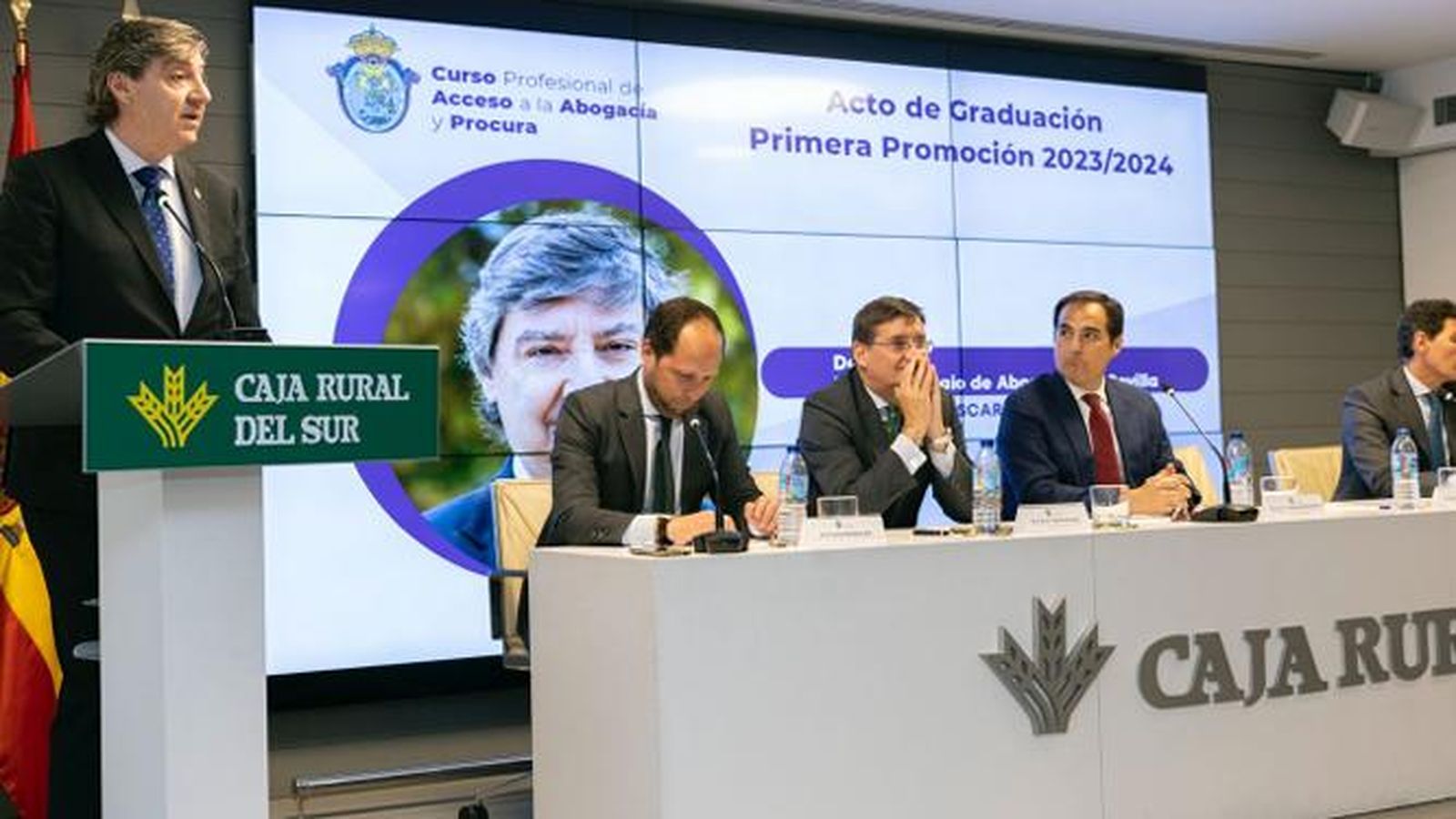 Imagen de la graduación del Curso Profesional de Acceso a la Abogacía y Procura.