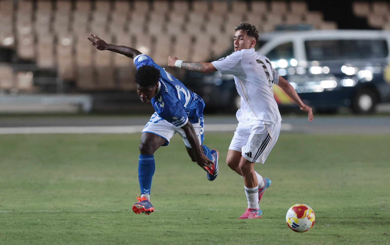 Imágenes del Trofeo de la Vendimia entre  Xerez DFC contra Real Madrid C en Chapín