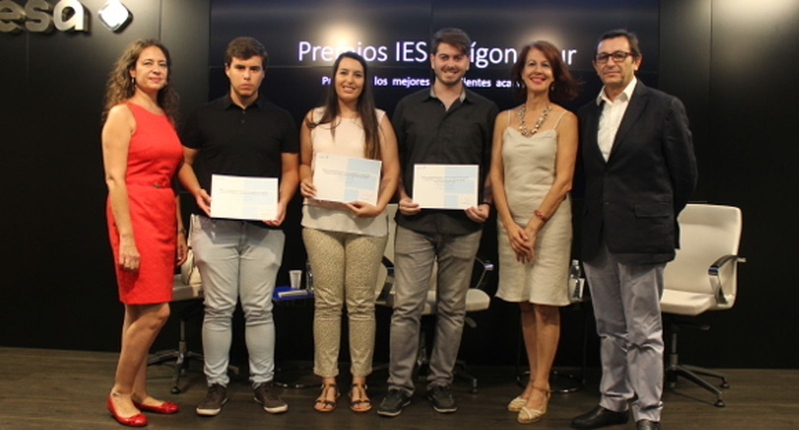 Ayesa premia a los mejores expedientes del IES Polígono Sur