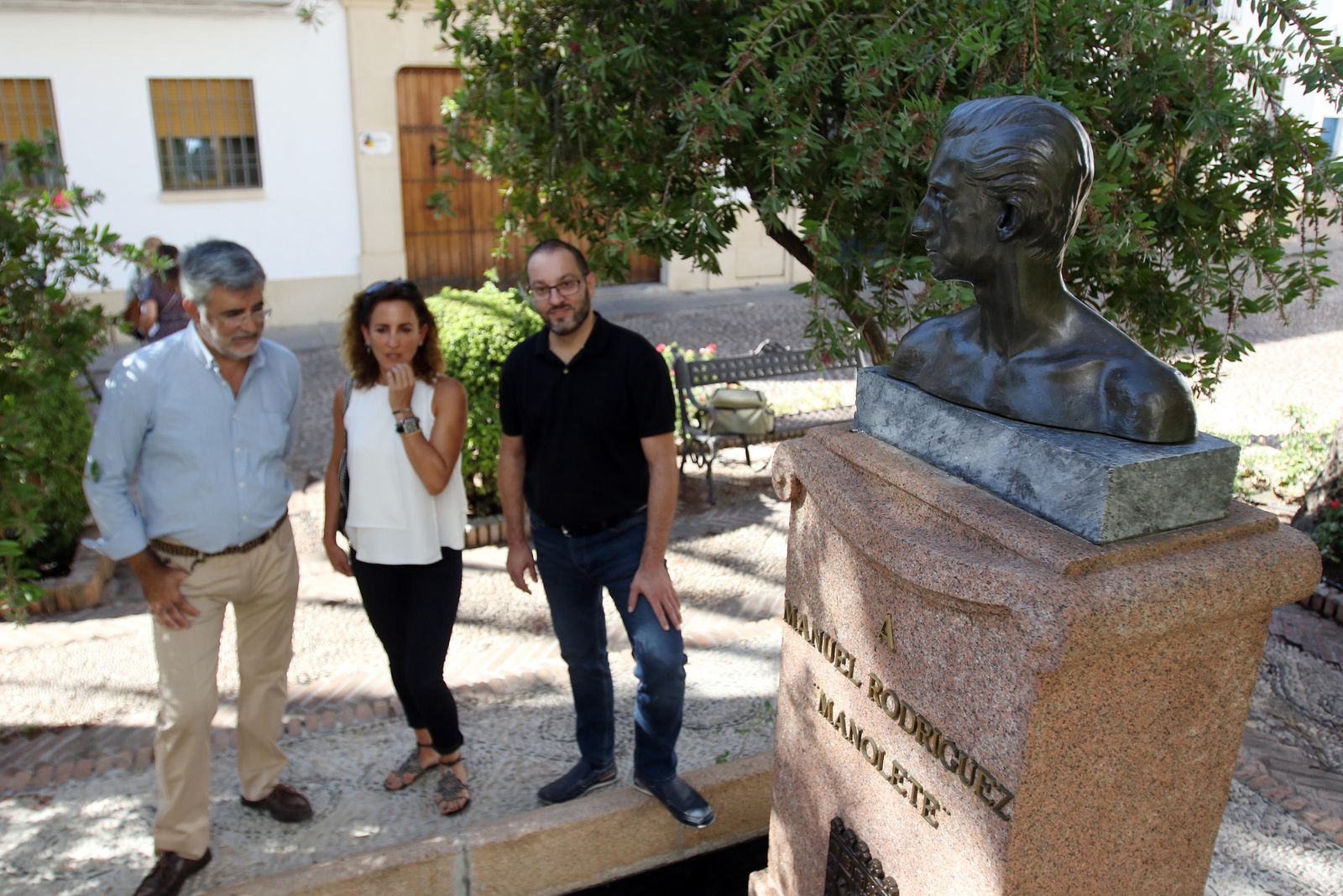 El monumento a Manolete, restaurado.