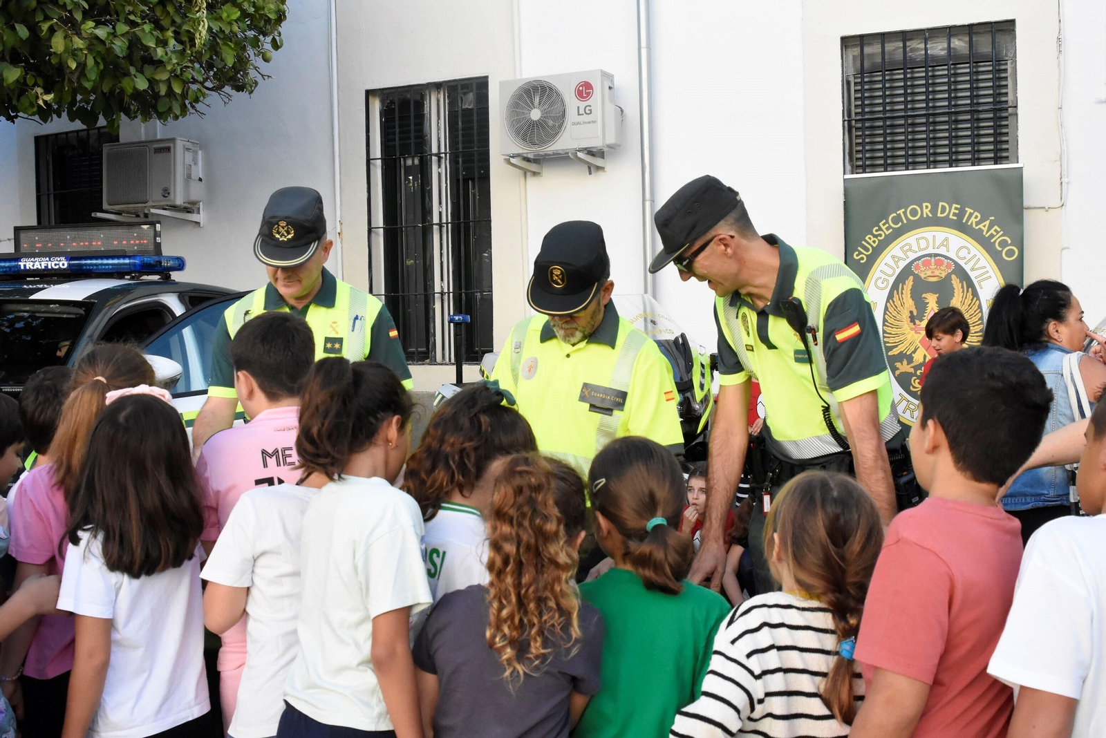 En imágenes, el día de puertas abiertas en la Comandancia de la Guardia Civil en Córdoba