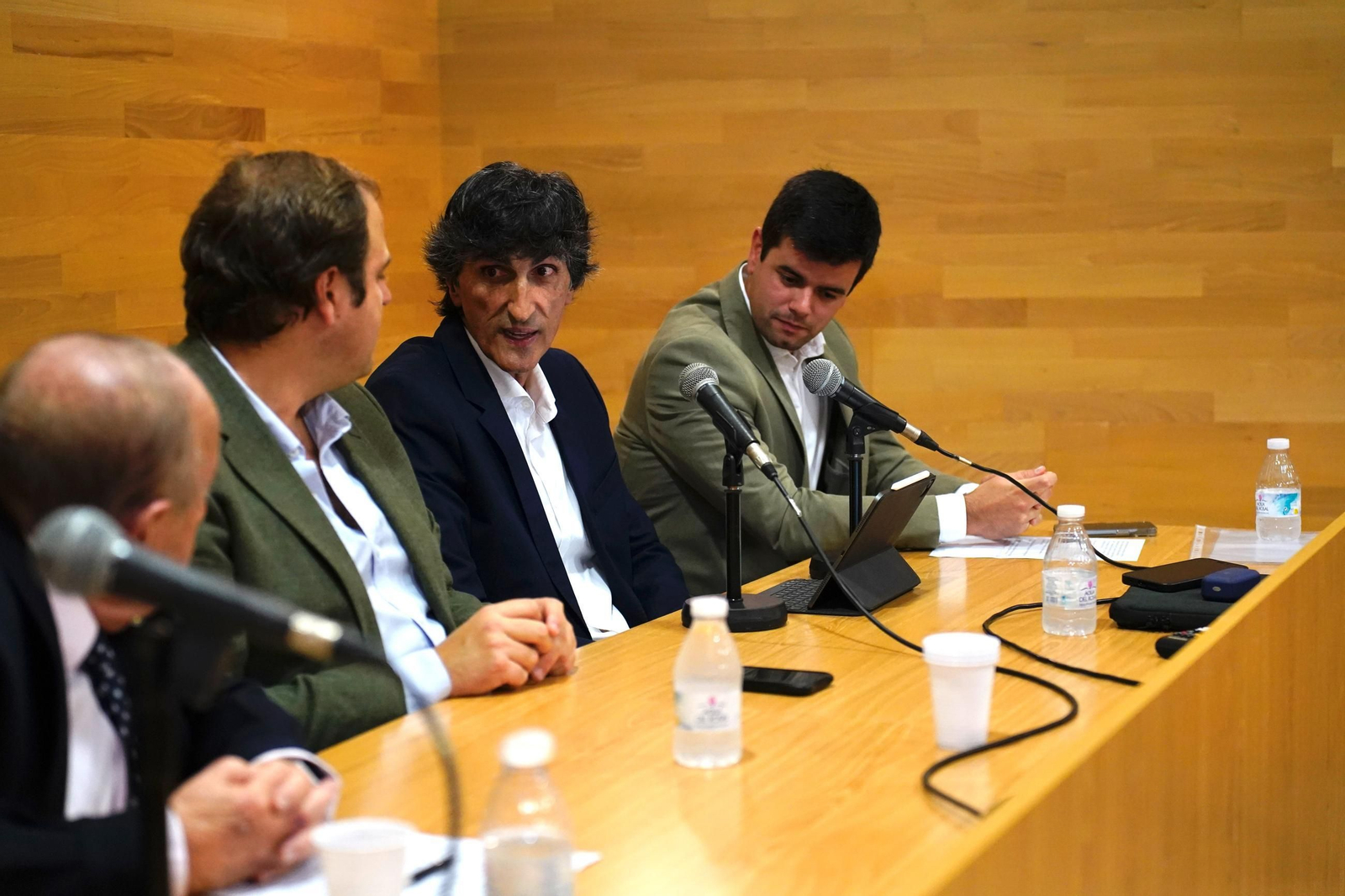 Fotos de la presentacion del libro "Colegio Los Pinos" de Francisco Lòpez Muñoz