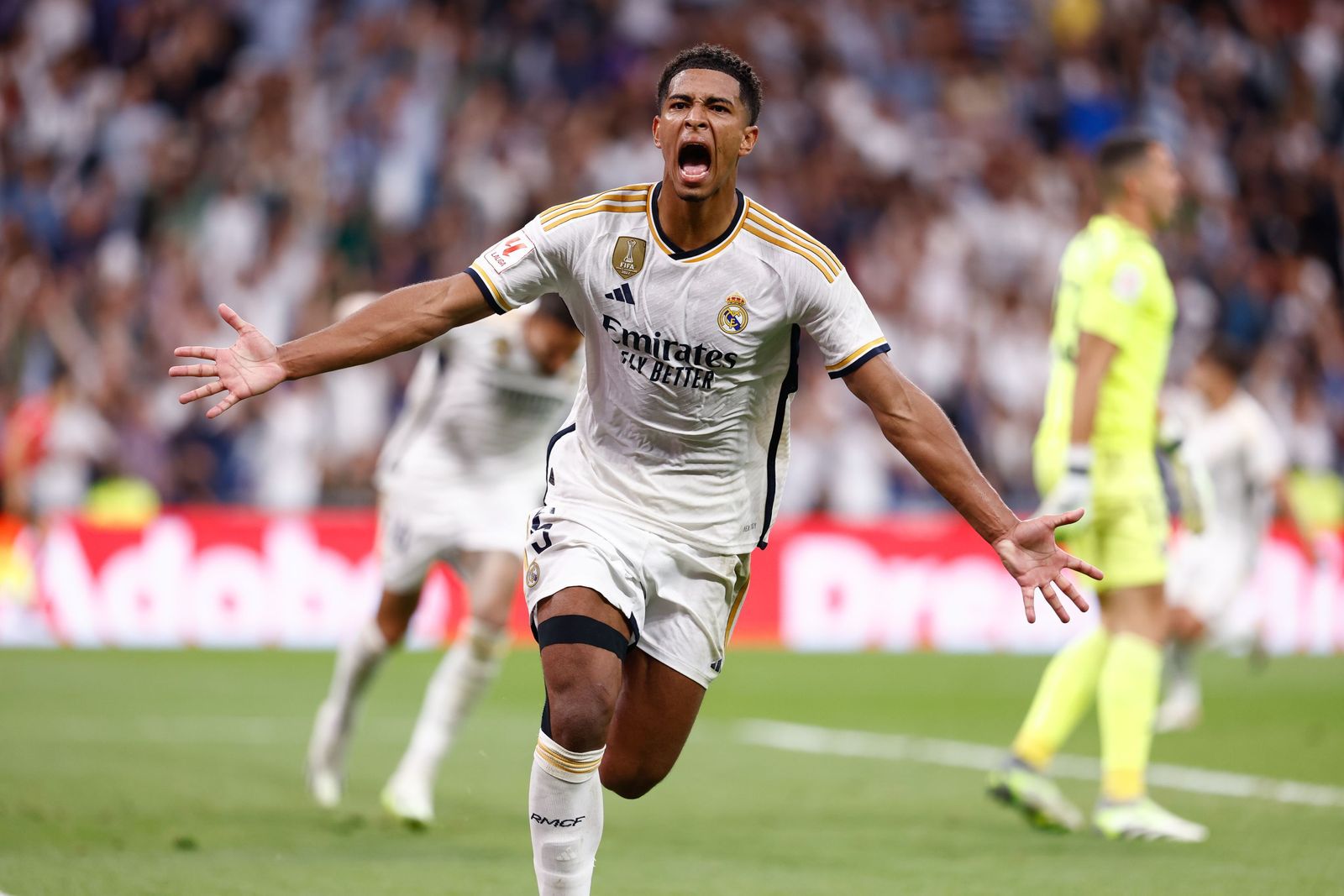 Bellingham celebra el tanto de la victoria madridista