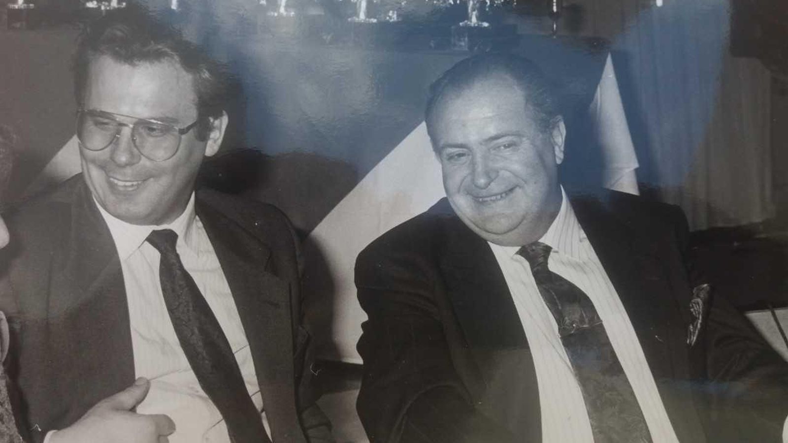 El periodista, junto a Baltasar Garzón