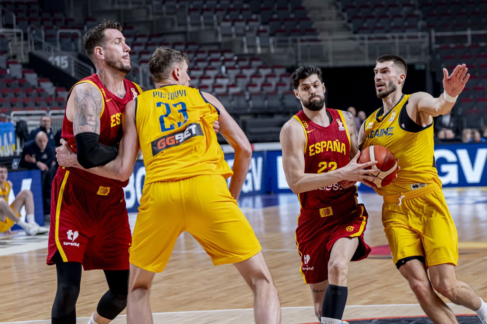 Las mejores fotos del Ucrania-España de baloncesto