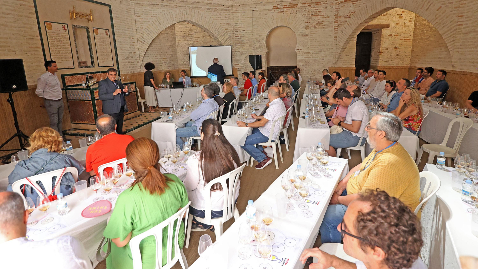 Cata de bodegas históricas de Sanlúcar y Jerez sobre los pagos del Marco en la Mezquita.