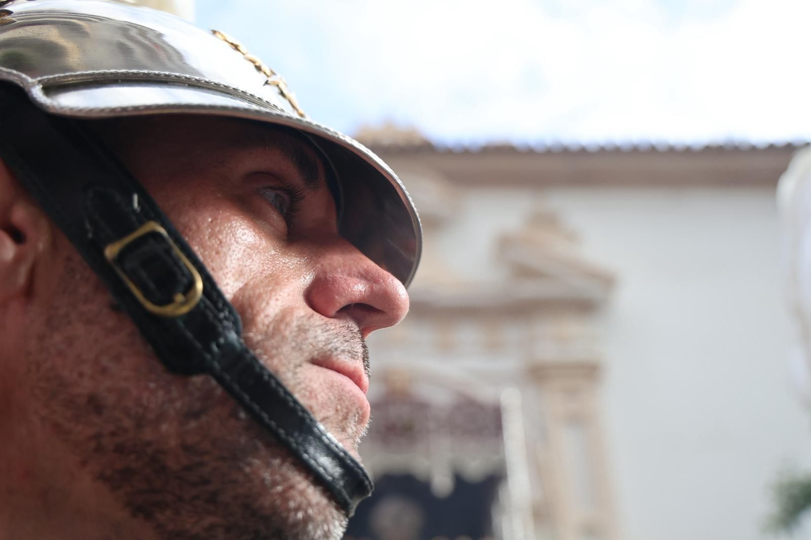 Imágenes de la salida de Ntra. Madre y Sra. de los Dolores Coronada desde la Iglesia de la Concepción durante la Magna Mariana