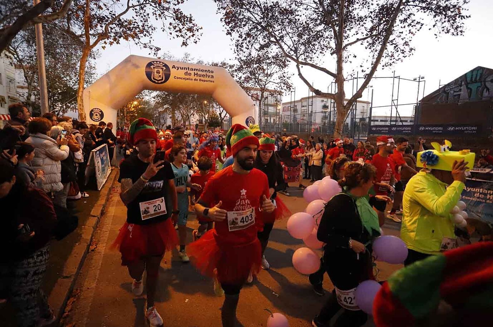 Imágenes de la carrera de San Silvestre en Huelva
