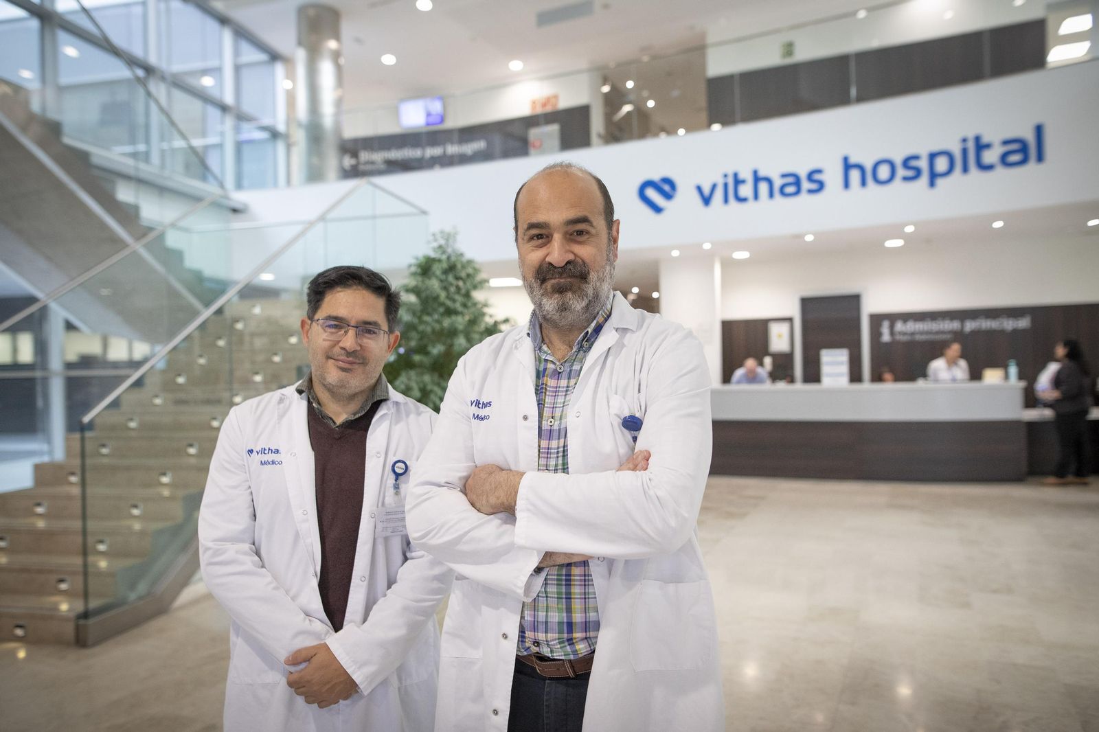 Los doctores especialistas en urología, Antonio Jiménez Pacheco y Manrique Pascual Geler, forman parte del servicio de urología del Hospital Vithas Granada.
