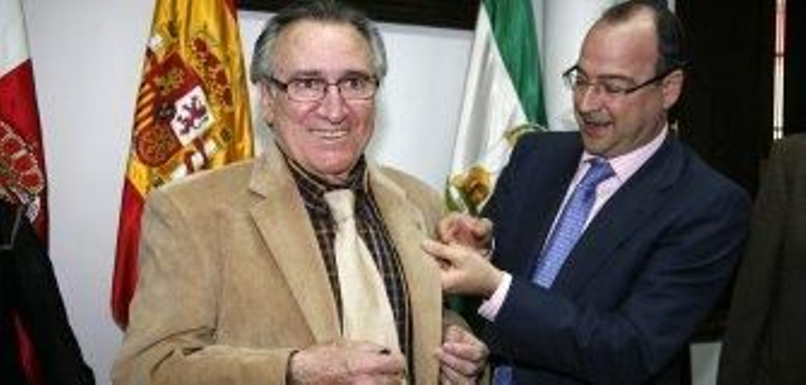 Manolo Escobar recibe el Escudo de Oro de Almería