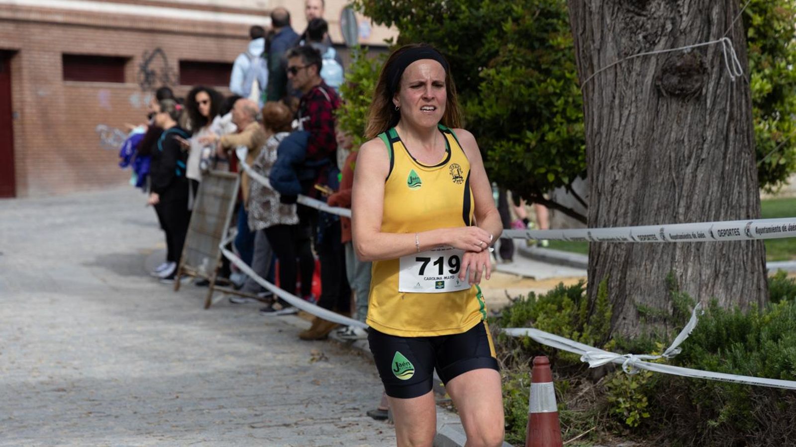 Más de 2.100 participantes corren para promover la salud en Jaén, en imágenes (1)