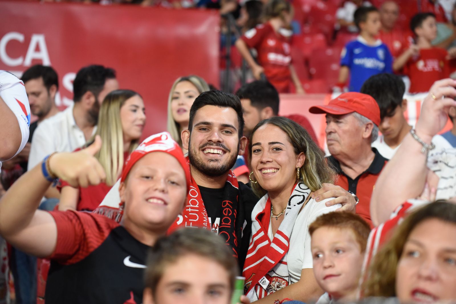 Búscate en la celebración del Sevilla, en el Sánchez-Pizjuán