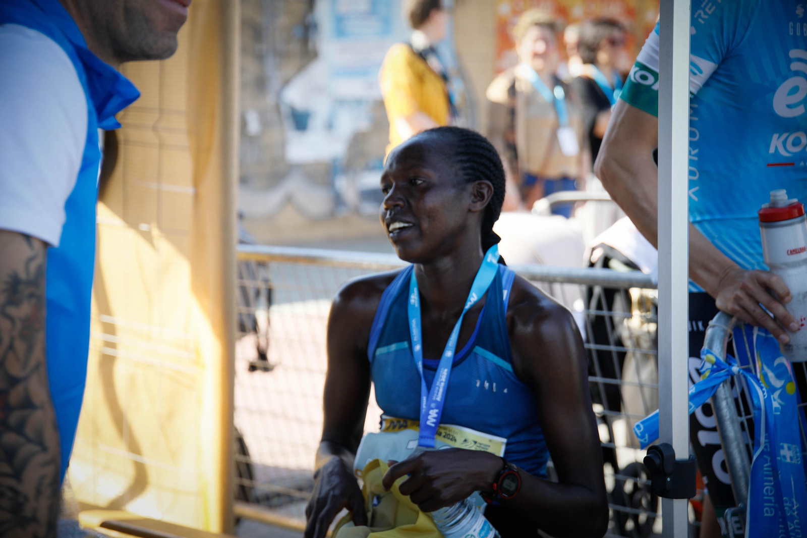 Imágenes de la llegada de la Media maratón Ciudad de Almería