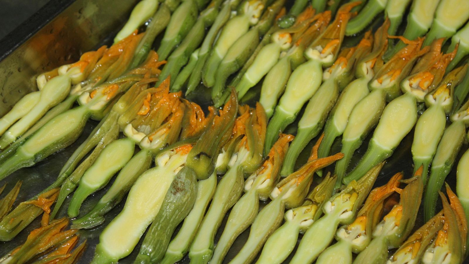 Las yemas de flor de calabaza, también llamadas bínu.