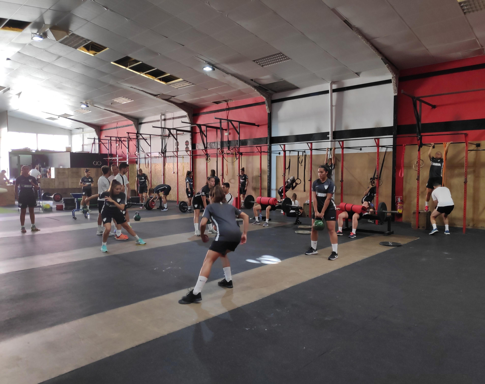 El crossfit es un deporte que se ha abierto poco a poco camino en Málaga.