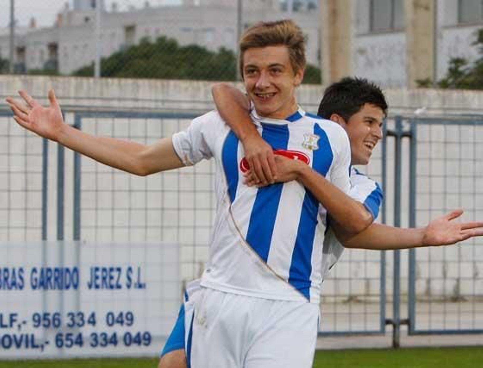 El empate llegó de un balón largo en un saque de puerta. Moke bajó el balón, encaró con decisión el área visitante y encontró el hueco justo para pasar el balón a Jordan.

Foto: Juan Carlos Toro