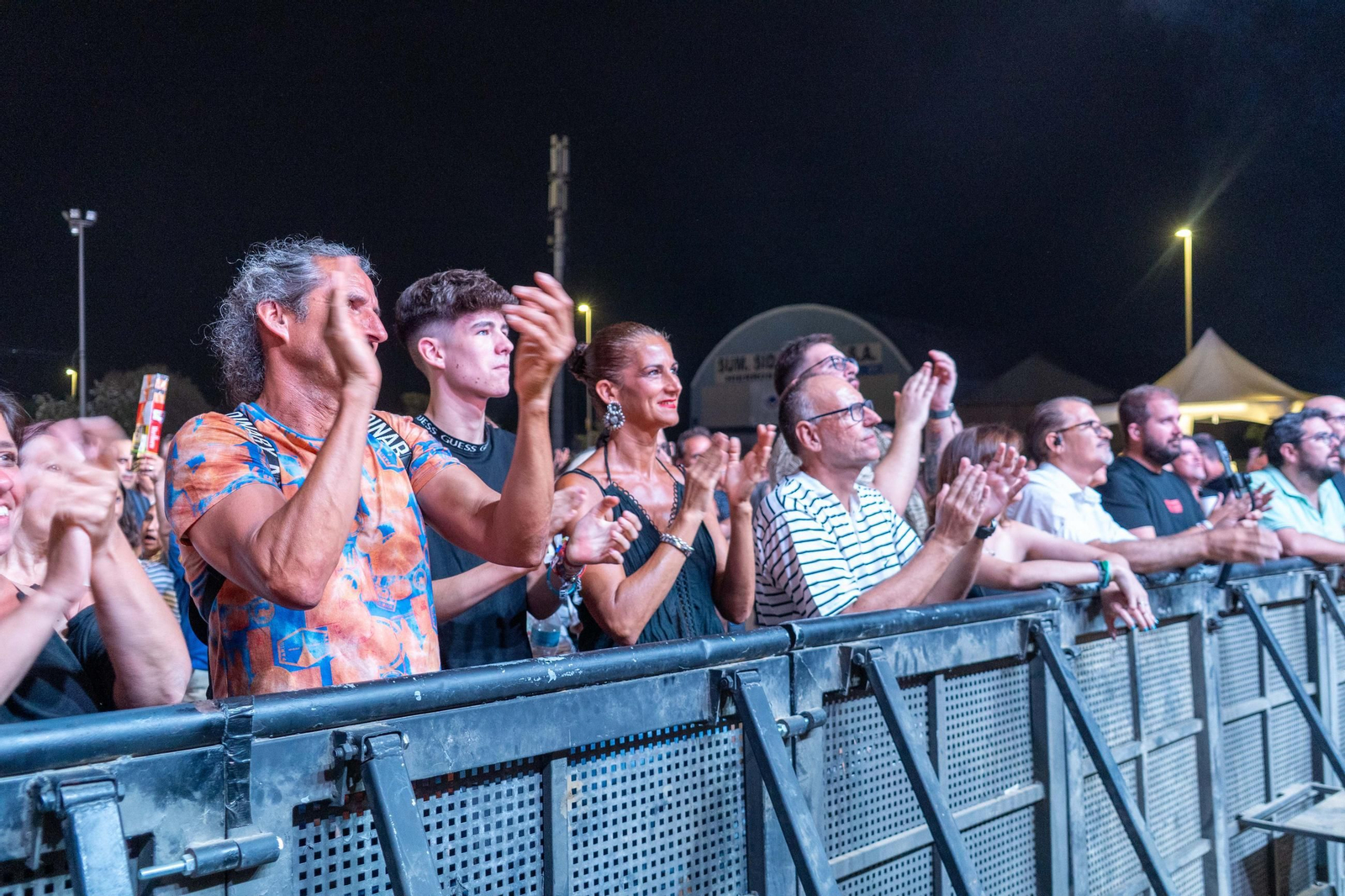 Colombinas 2025: Imágenes del concierto de Seguridad Social en las Fiestas Colombinas