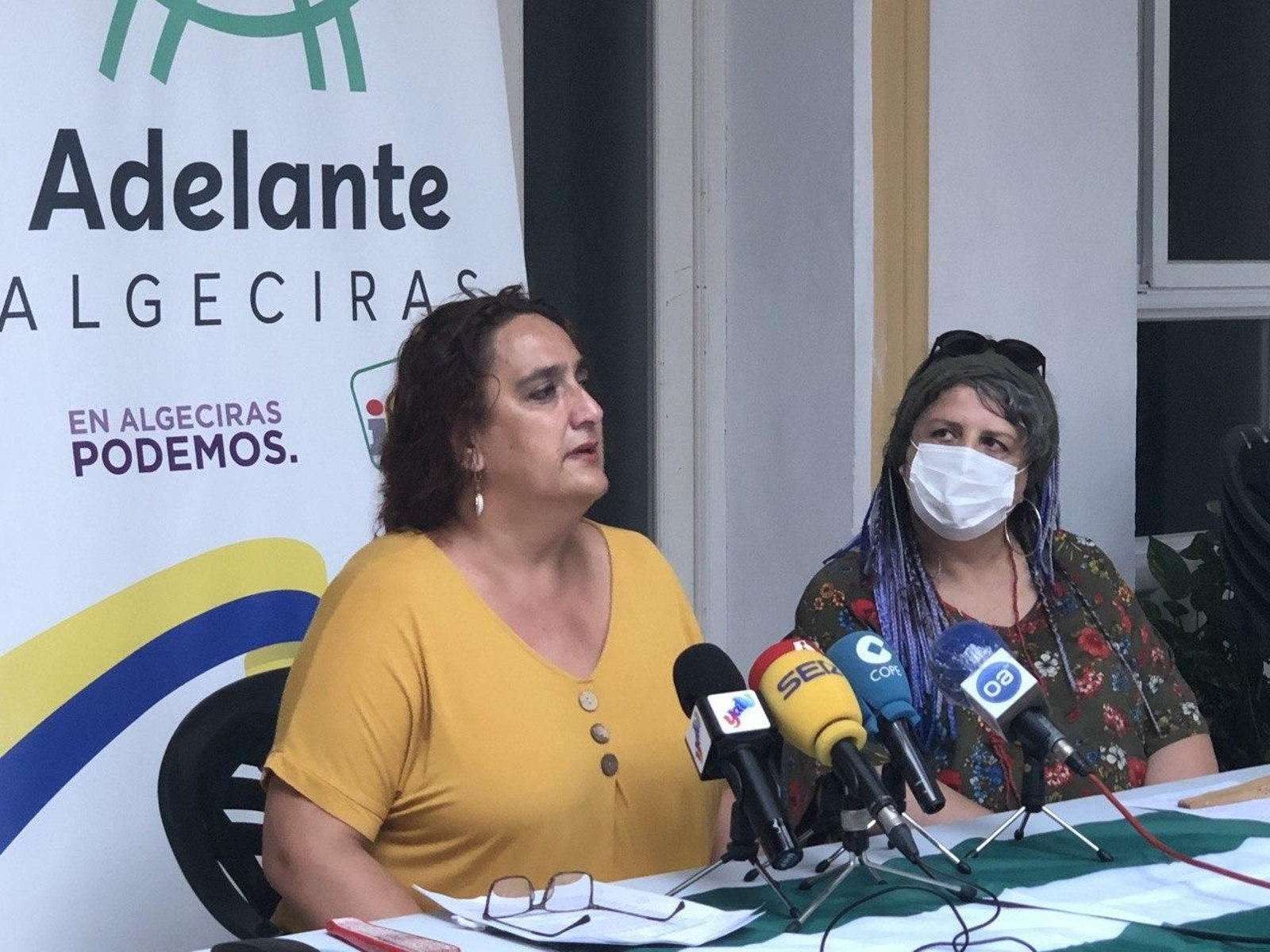 Leonor Rodríguez, a la derecha, en la rueda de prensa que ofrecieron el pasado martes.